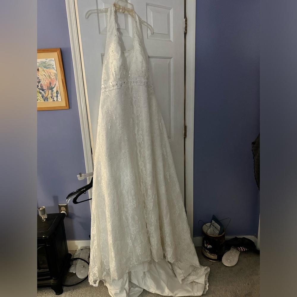 David’s Bridal halter wedding dress 18W beaded and lace